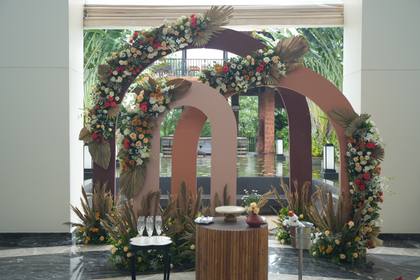 Photo-op and Gate / Entrance — wedding decor — Westin